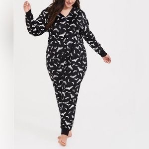 Torrid bat sleep onesie size 3/4 🦇